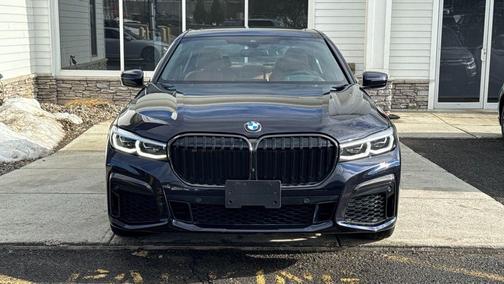 2022 BMW 740 i xDrive