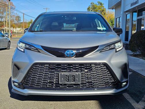 2022 Toyota Sienna XSE 7 Passenger
