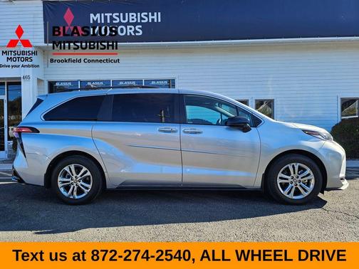 2022 Toyota Sienna XSE 7 Passenger
