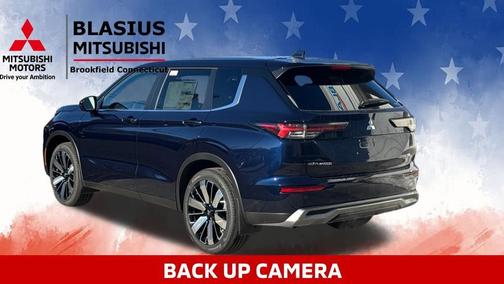 Cosmic Blue 2026 Mitsubishi Outlander SE