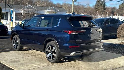 2026 Mitsubishi Outlander SE