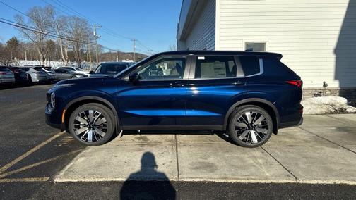 2026 Mitsubishi Outlander SE