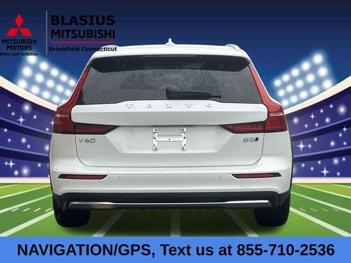 2025 Volvo V60 Cross Country B5 Plus