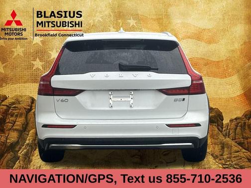 2025 Volvo V60 Cross Country B5 Plus