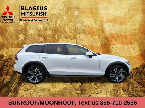 2025 Volvo V60 Cross Country B5 Plus
