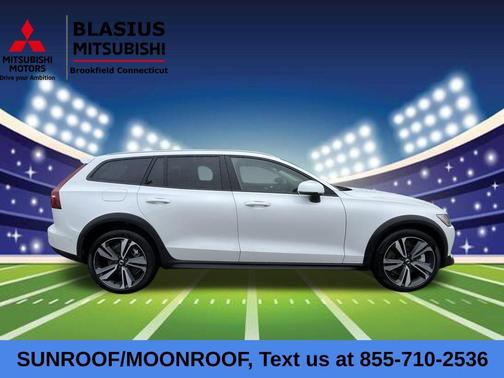 2025 Volvo V60 Cross Country B5 Plus