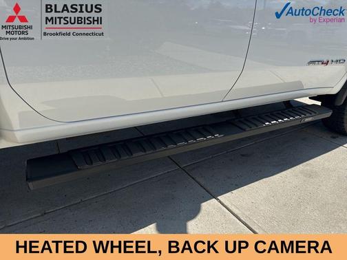 Summit White 2025 GMC Sierra 2500 AT4