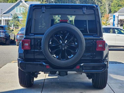 2021 Jeep Wrangler Unlimited Sahara Altitude