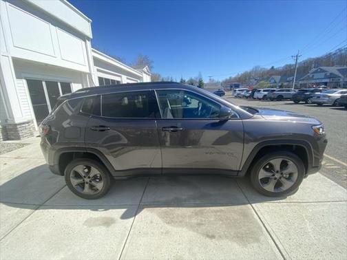 2022 Jeep Compass Latitude Lux