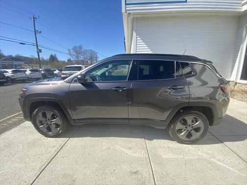 2022 Jeep Compass Latitude Lux