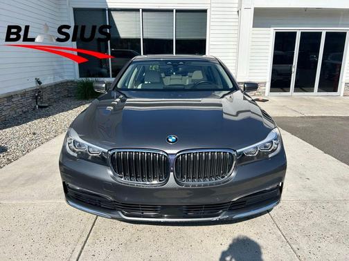 2018 BMW 740 i xDrive