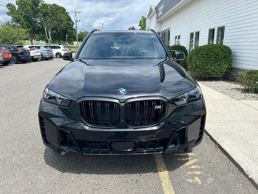 2024 BMW X5 M60i