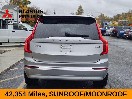 2022 Volvo XC90 T6 Inscription 7 Passenger