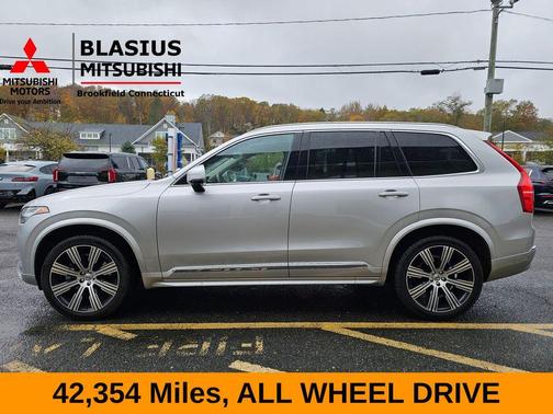 2022 Volvo XC90 T6 Inscription 7 Passenger