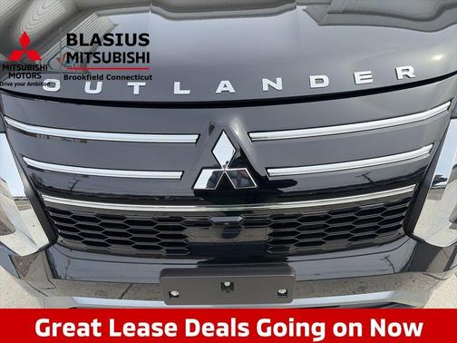 Black Diamond 2026 Mitsubishi Outlander SE