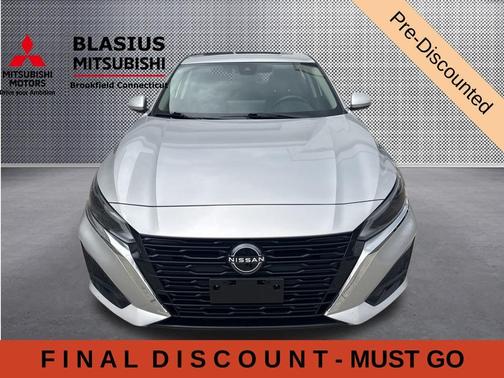 Brilliant Silver Metallic 2023 Nissan Altima 2.5 SL