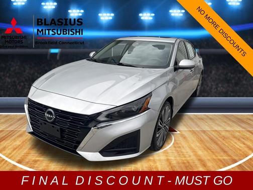 Brilliant Silver Metallic 2023 Nissan Altima 2.5 SL