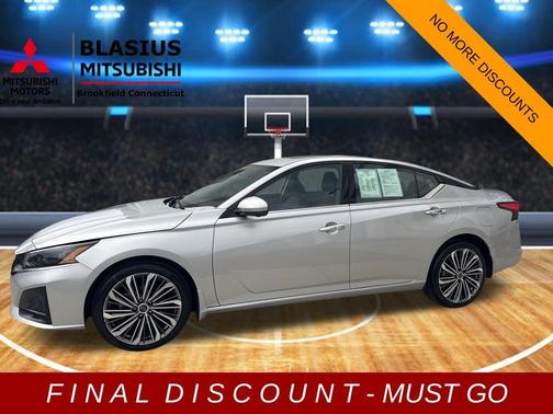 Brilliant Silver Metallic 2023 Nissan Altima 2.5 SL