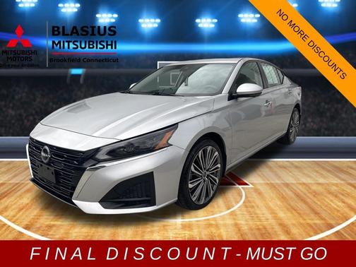 Brilliant Silver Metallic 2023 Nissan Altima 2.5 SL