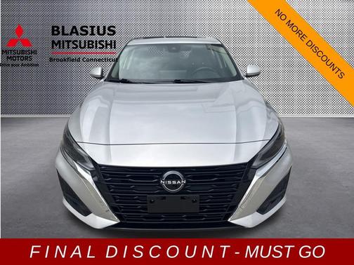 Brilliant Silver Metallic 2023 Nissan Altima 2.5 SL