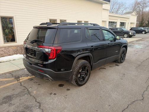 2023 GMC Acadia AT4