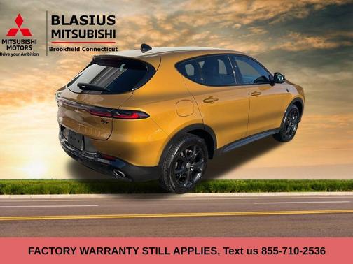 Gold 2024 Dodge Hornet R/T