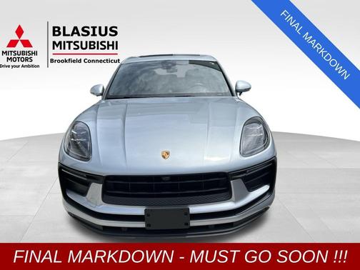 2022 Porsche Macan Base