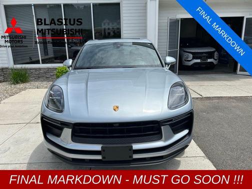 2022 Porsche Macan Base