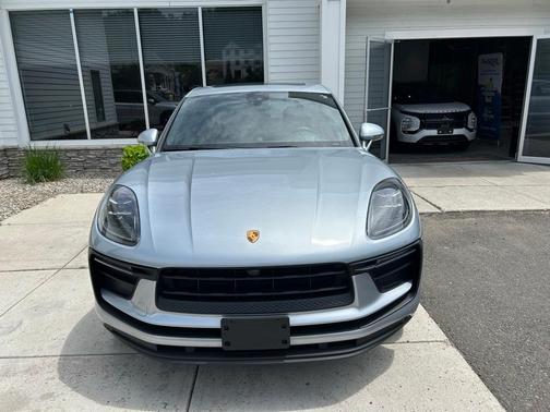 2022 Porsche Macan Base