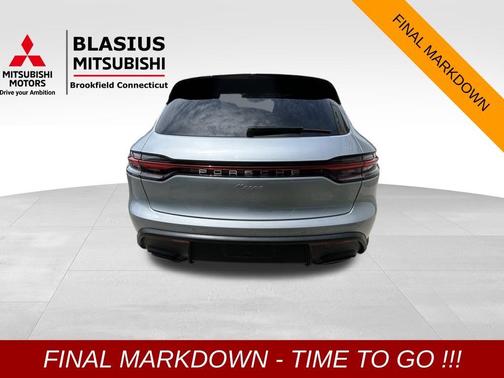 2022 Porsche Macan Base