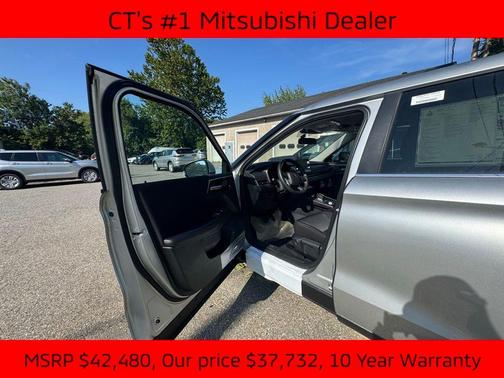 2025 Mitsubishi Outlander PHEV ES