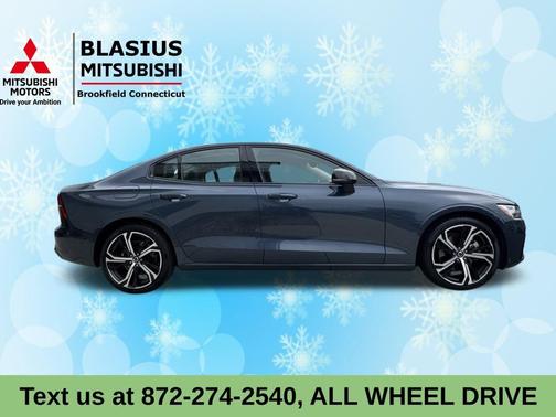 2023 Volvo S60 B5 Plus Dark Theme