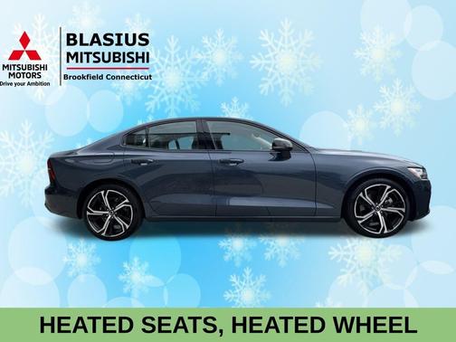 2023 Volvo S60 B5 Plus Dark Theme