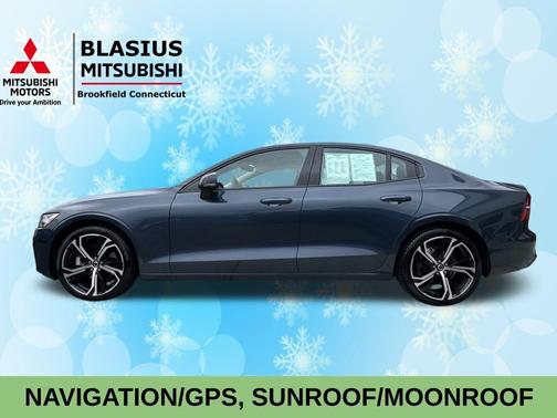 2023 Volvo S60 B5 Plus Dark Theme