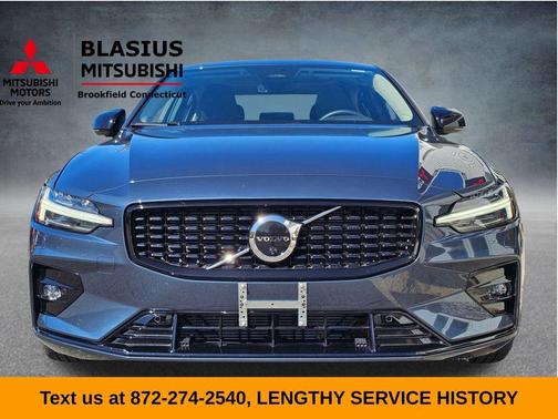2023 Volvo S60 B5 Plus Dark Theme