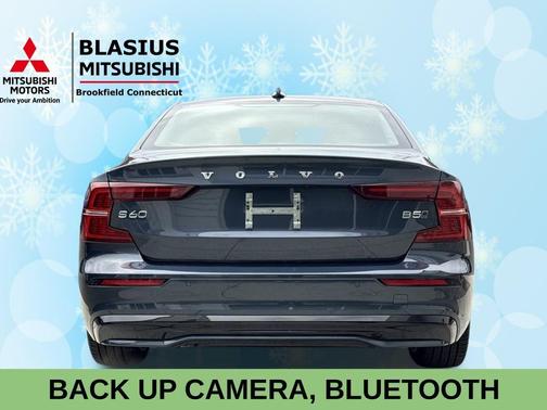 2023 Volvo S60 B5 Plus Dark Theme