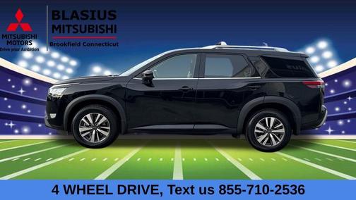 2023 Nissan Pathfinder SL