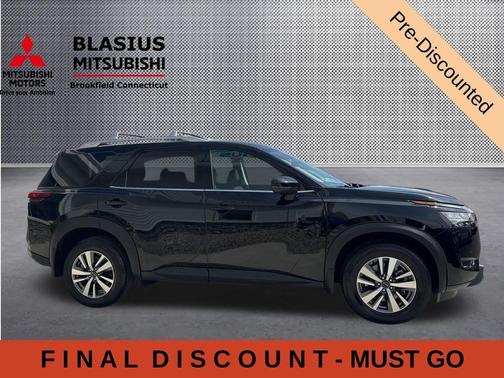 Black 2023 Nissan Pathfinder SL