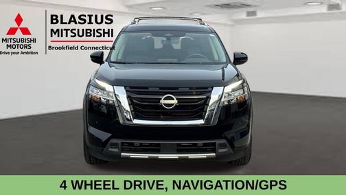 2023 Nissan Pathfinder SL