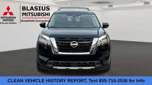 2023 Nissan Pathfinder SL