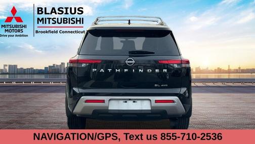 2023 Nissan Pathfinder SL