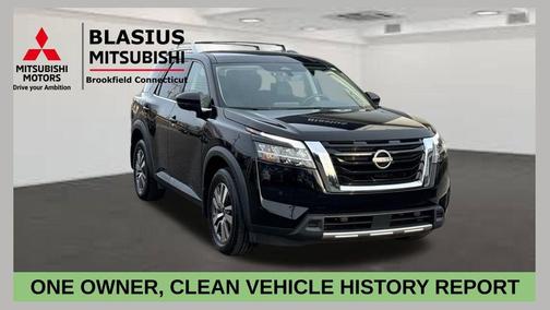 2023 Nissan Pathfinder SL