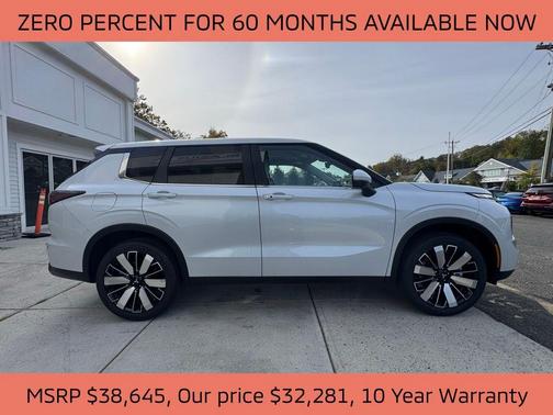 2025 Mitsubishi Outlander SE