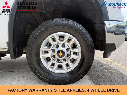 Summit White 2024 Chevrolet Silverado 2500 LT