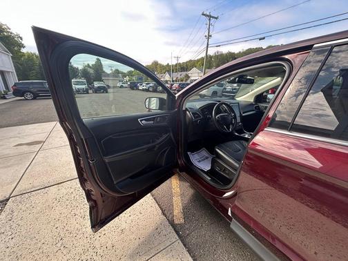 2023 Ford Edge Titanium