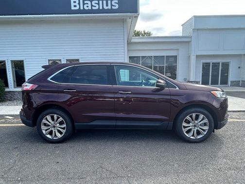 2023 Ford Edge Titanium