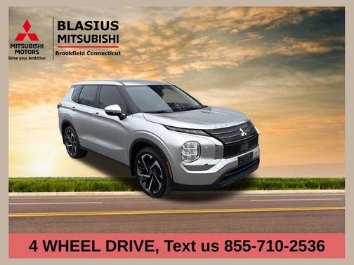 Silver 2022 Mitsubishi Outlander ES