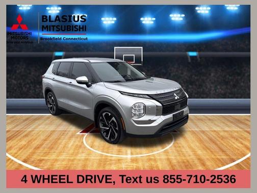 2022 Mitsubishi Outlander ES