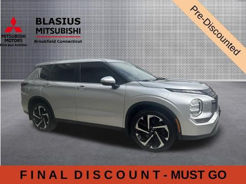 Silver 2022 Mitsubishi Outlander ES