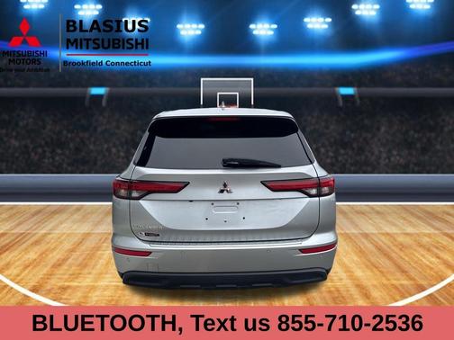 2022 Mitsubishi Outlander ES